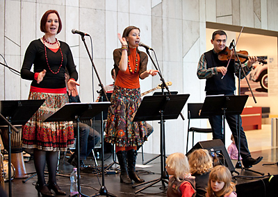 http://kulturszalon.hu/sites/default/files/field/image/malek_korpas1.jpg